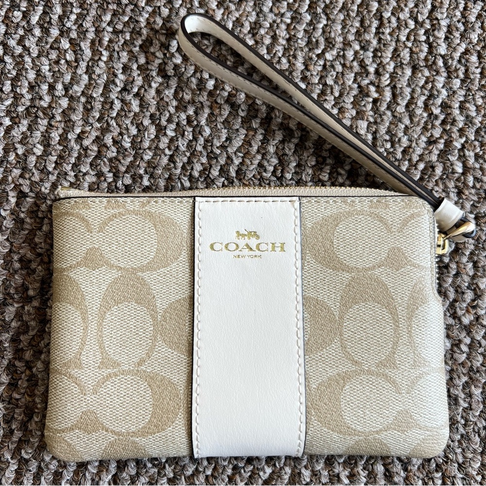 COACH Corner Zip Wristlet in Signature Canvas